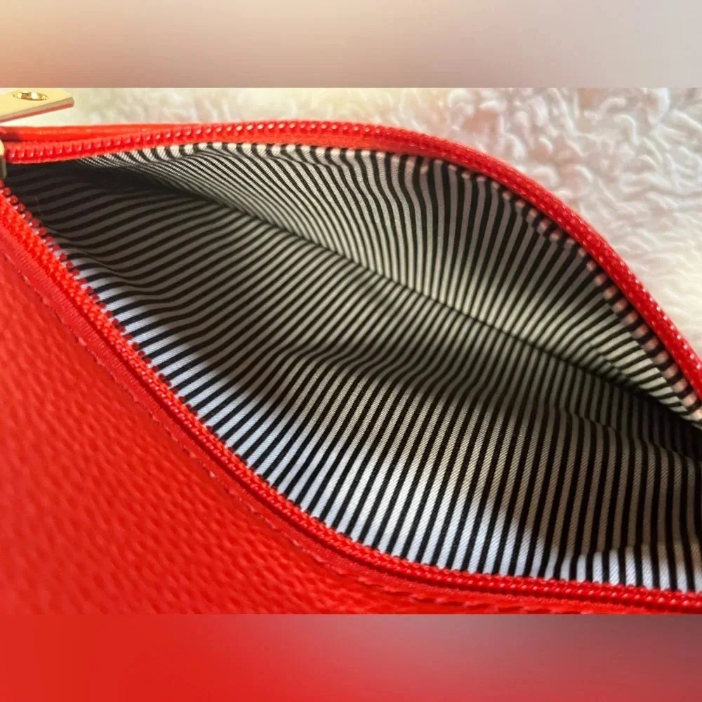 Deluxity Los Angeles Red Women Crossbody Messenger New with tags. - Picture 10 of 14